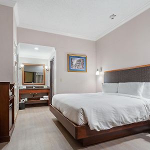 King Room Mobility Access or Non-Smoking